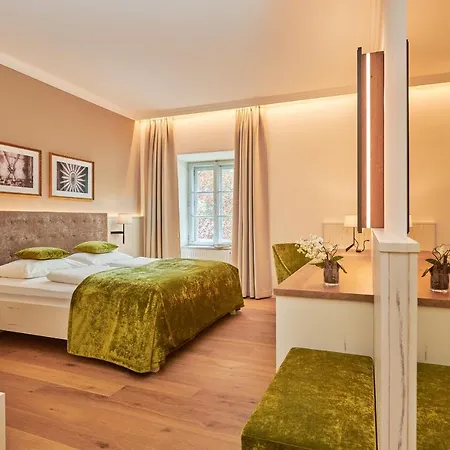 فندق Schloss An Der Eisenstrasse وایدهوفن آن در یبس