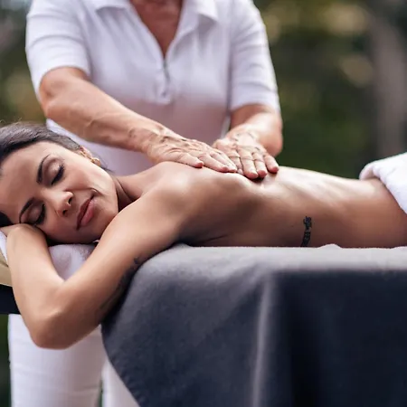 Schloss An Der Eisenstrasse