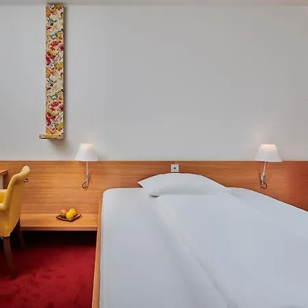 Schloss An Der Eisenstrasse فندق وایدهوفن آن در یبس