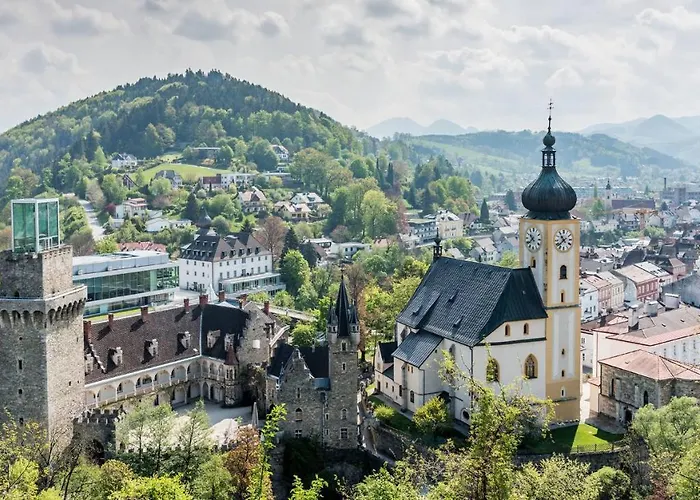 Hotel Schloss An Der Eisenstrasse 4*