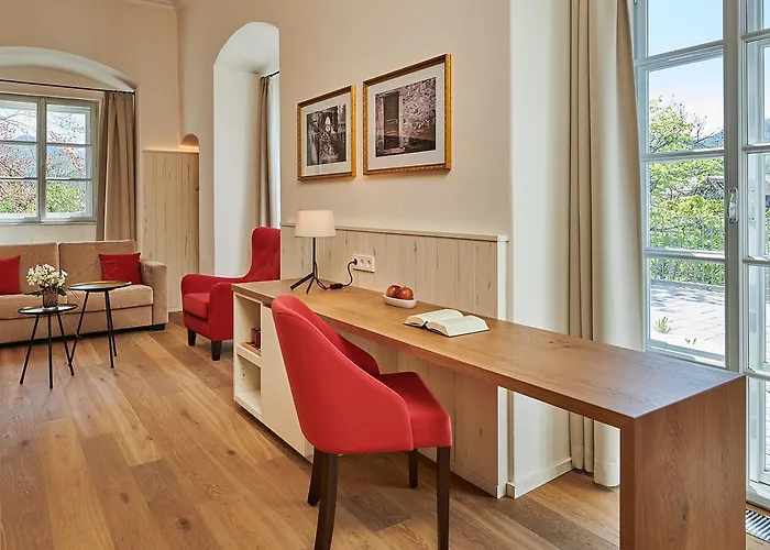 Schloss An Der Eisenstrasse Hotel