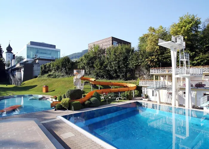 Hotel Schloss An Der Eisenstrasse 4*